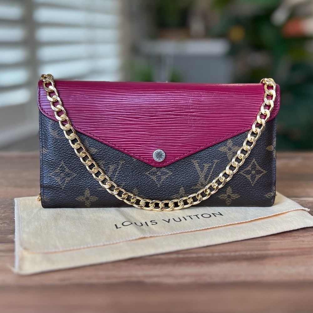 💯 AUTH Louis Vuitton Marie Lou trifold wallet on chain